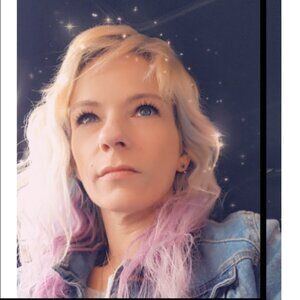 Meet your Posher, Cassi